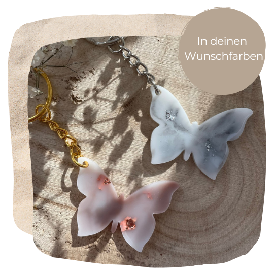 Schlüsselanhänger aus Epoxidharz I Handarbeit I personalisiertes Geschenk I Schmetterlings Design in Marmor-Optik in Grau und Rosa I ArtByJanina